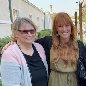 Meet your Posher, Lora